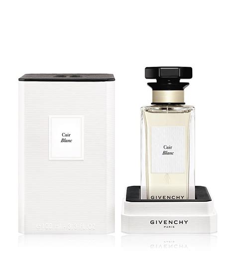 Givenchy: CUIR BLANC Review 